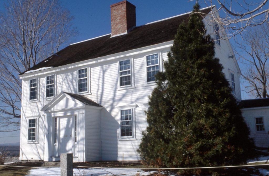  Early American  Colonial  Antique Homes 