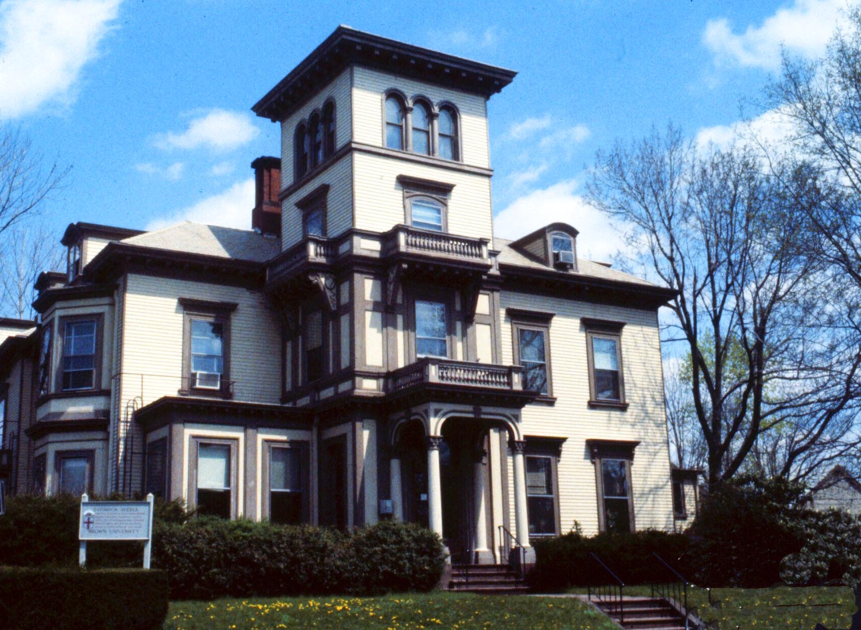 italianate house